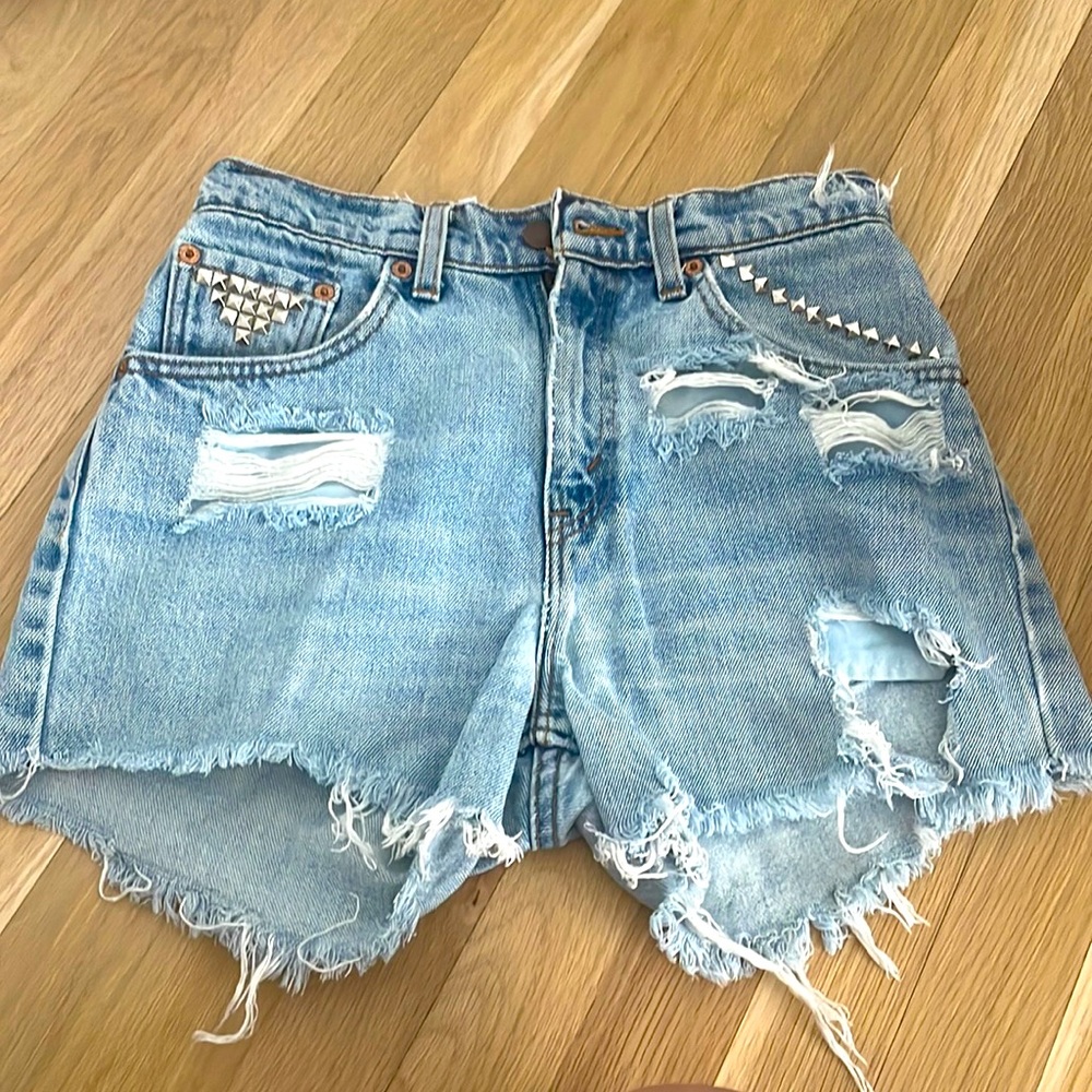Levi’s cut off shorts